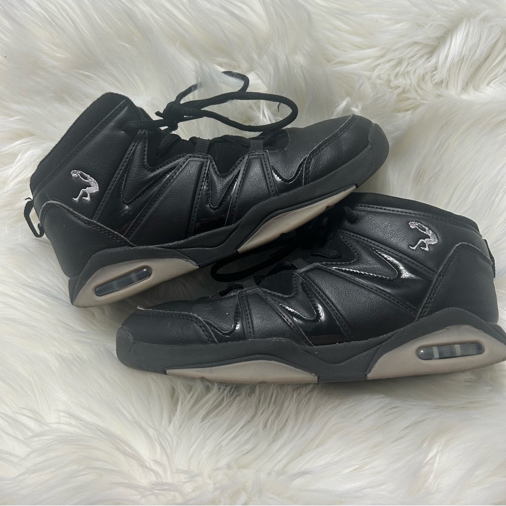 Size 4.5 Big Boys Black Shaq Basketball Shoes E2